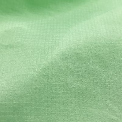 100% tecido de roupa de nylon à prova d'água 20D Plaid 35gsm Traje protetor solar com tecido à prova de salpicos