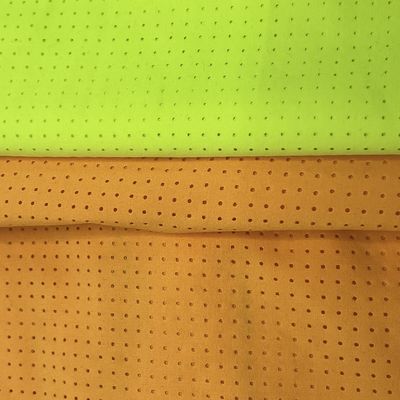 100% Poliéster 113gm Tela de calças de praia de twill escovado e perfurado