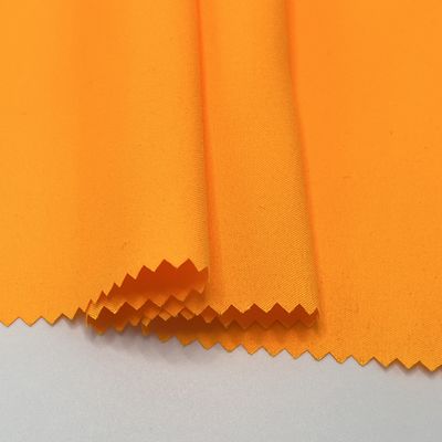 113gm 100% Poliéster Twill Peach Skin Calças de praia Tecido impermeável