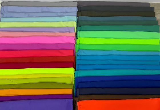 Pantalhões de praia de veludo impermeáveis de pele de pêssego Tecido para roupas de praia de luxo de alto desempenho