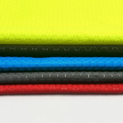 100% Poliéster 75D * 150D Twill Peach Skin Velo 113gsm3D Calças de praia em relevo Windbreaker Tecido